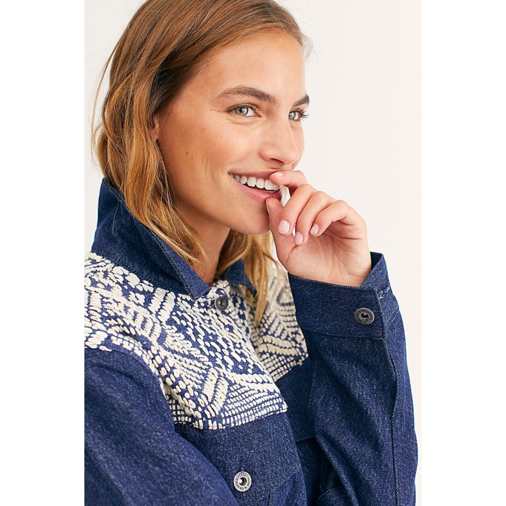 Anthropologie LEVI'S French Fringe Trucker Jacket - Picture 8 of 8